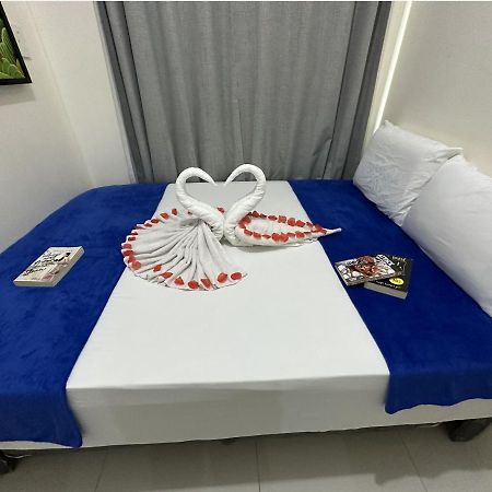 Stays At Green Residences 1 Studio Room Couples Bed With Complimentary Breakfast For 2 Manila Dış mekan fotoğraf